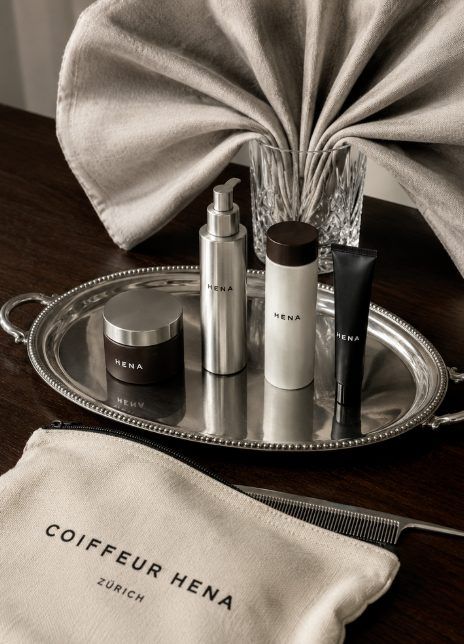 Hena Produktlinie auf Silbertablett